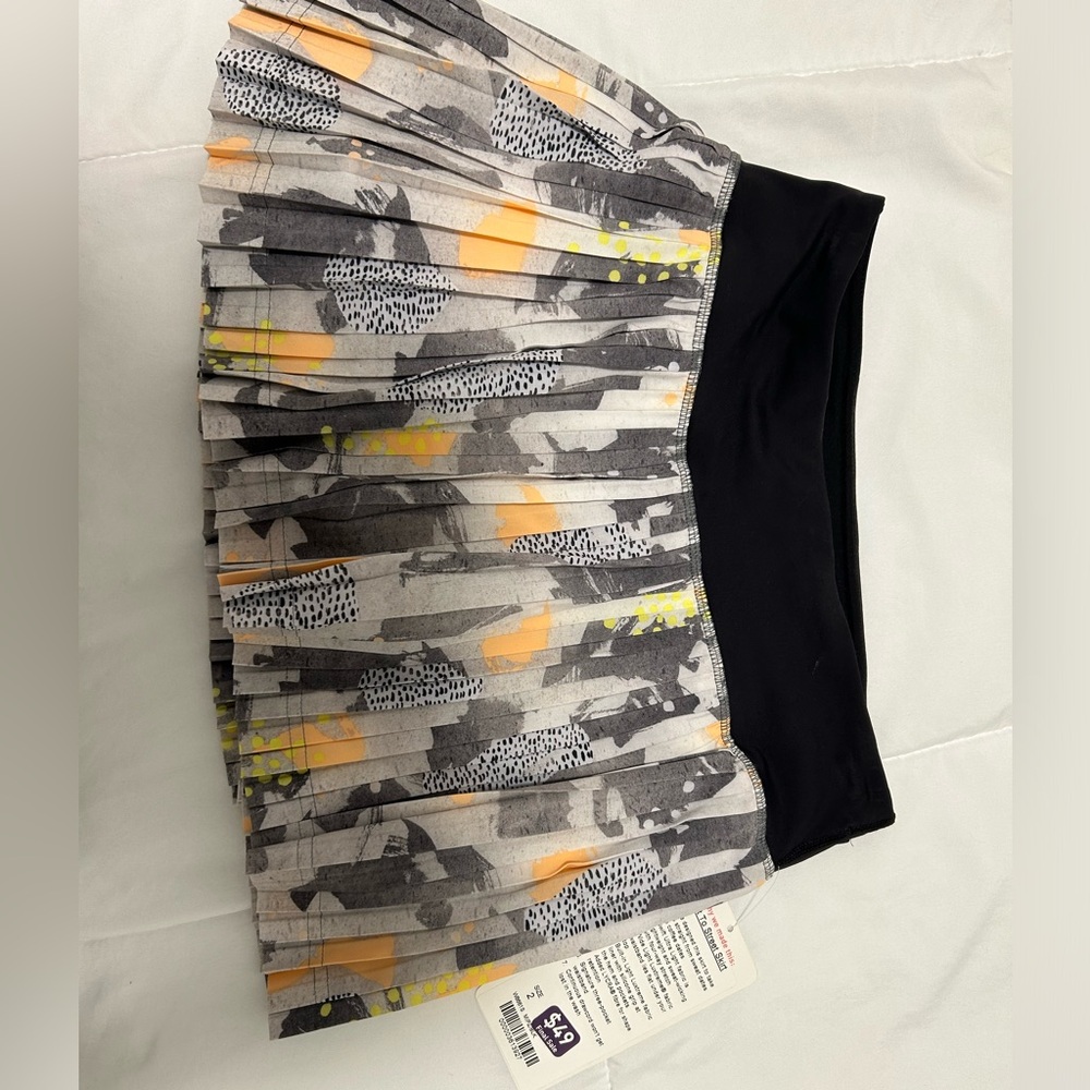 Lululemon pleated skirt size 2